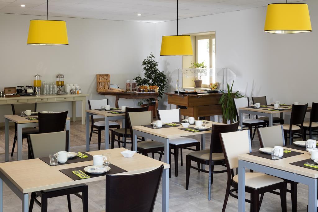 Logis Hotel Restaurant Les Cedres Joyeuse Zewnętrze zdjęcie