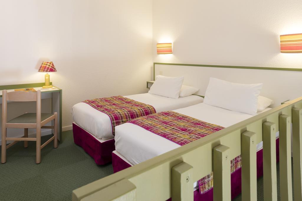 Logis Hotel Restaurant Les Cedres Joyeuse Zewnętrze zdjęcie