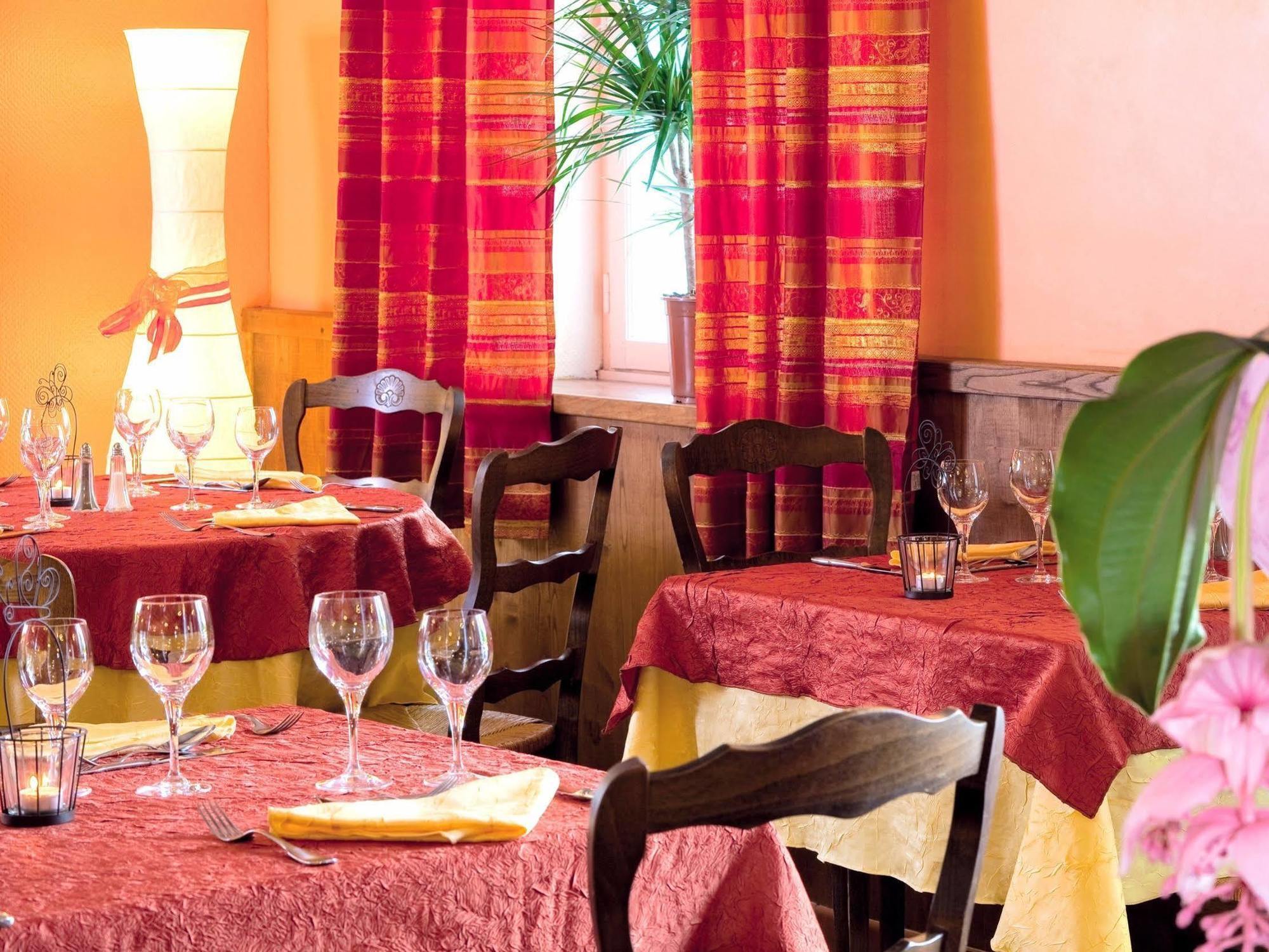 Logis Hotel Restaurant Les Cedres Joyeuse Zewnętrze zdjęcie